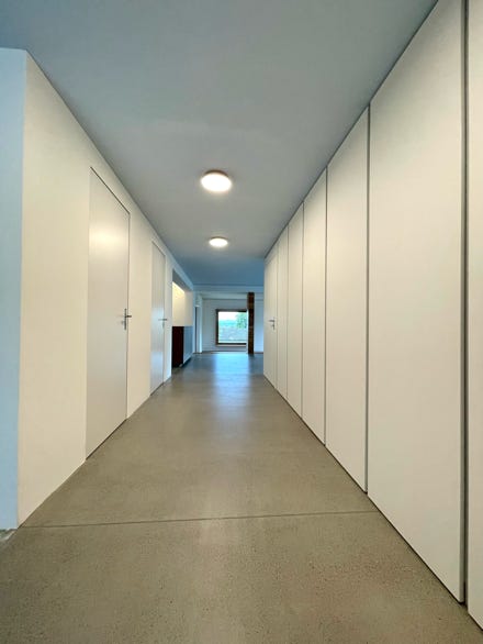 Korridor. Hansjörg Betschart Architektur ©.