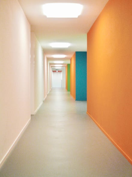 Innenansicht Korridor. Hansjörg Betschart Architektur ©.