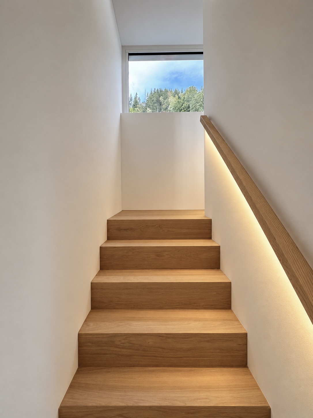 Treppe im Mehrfamilienhaus Gross